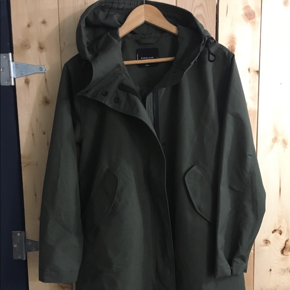Everlane Renew Anorak. New, never worn. Sz Sm